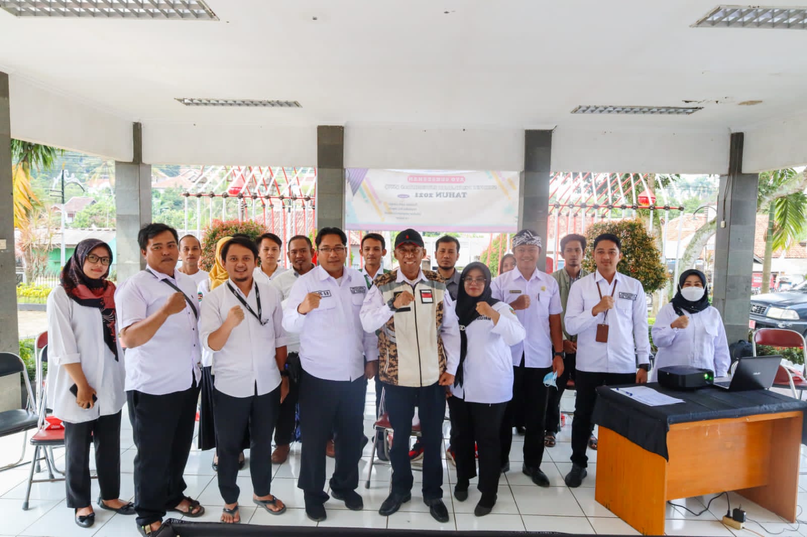 Meningkatkan Kapasitas Media Sosial Desa. Prokompim: Sehari Belajar Bermedsos (SABBER)